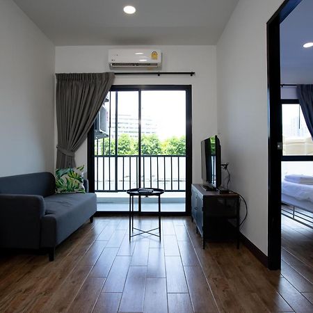 Room 36 Service Apartment Бангкок Экстерьер фото