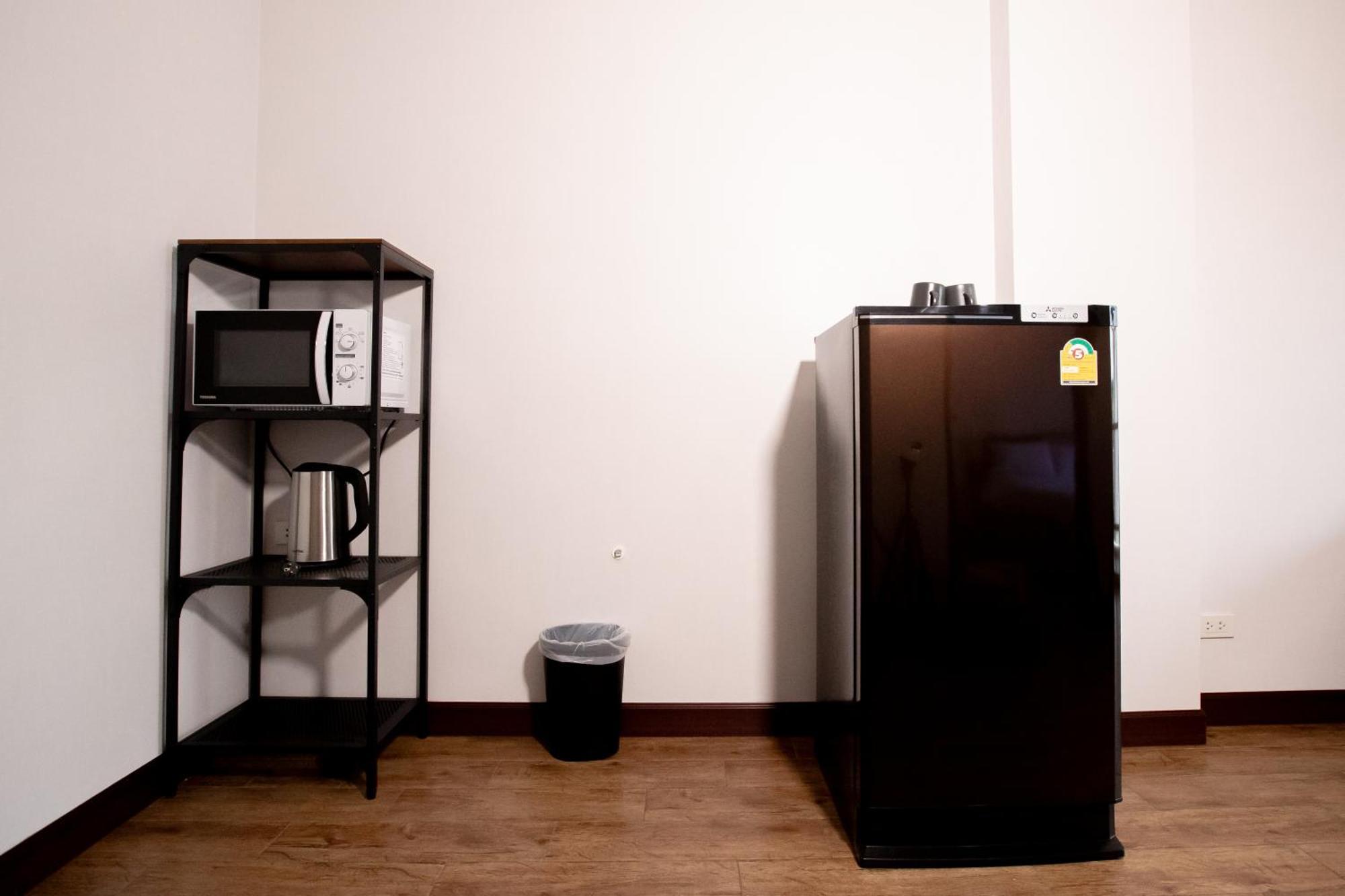 Room 36 Service Apartment Бангкок Экстерьер фото